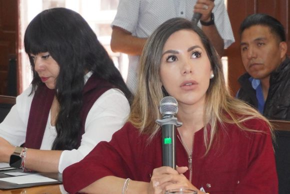 Chicas de la 14 Poniente reciben atención médica, apoyo psicológico y cursos de emprendimiento