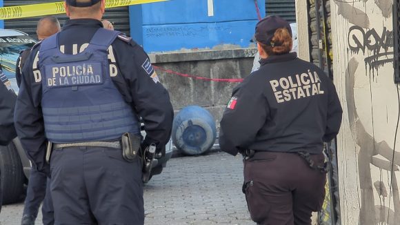 Hallan cadáver dentro de un tambo en el Centro Histórico de Puebla