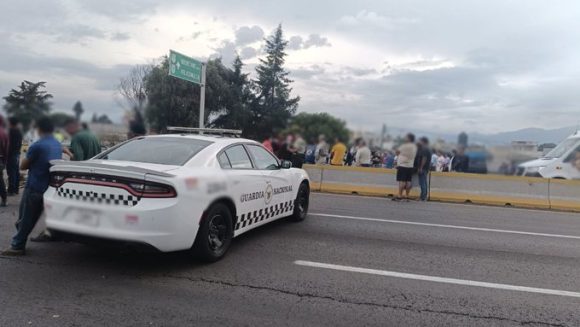 Bloquean la México-Puebla, manifestantes exigen liberación de detenidos en Texmelucan