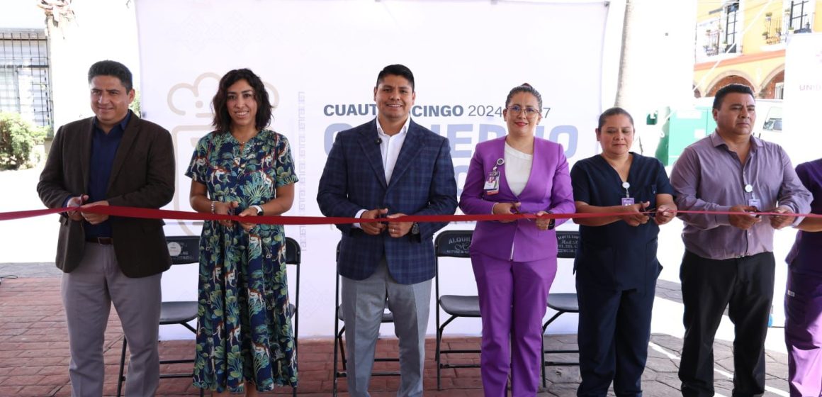 Encabezan Omar Muñoz y Norma Pimentel jornada de salud en Cuautlancingo
