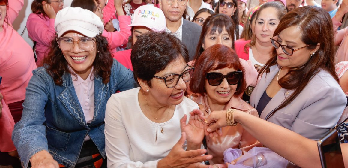 Lilia Cedillo Ramírez se registra para un segundo periodo como rectora de la BUAP; campaña inicia este viernes