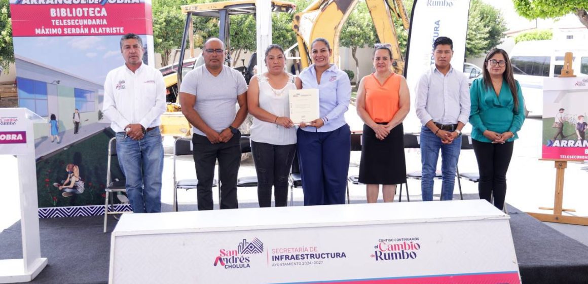Con nueva biblioteca en San Rafael Comac Lupita Cuautle impulsa la educación