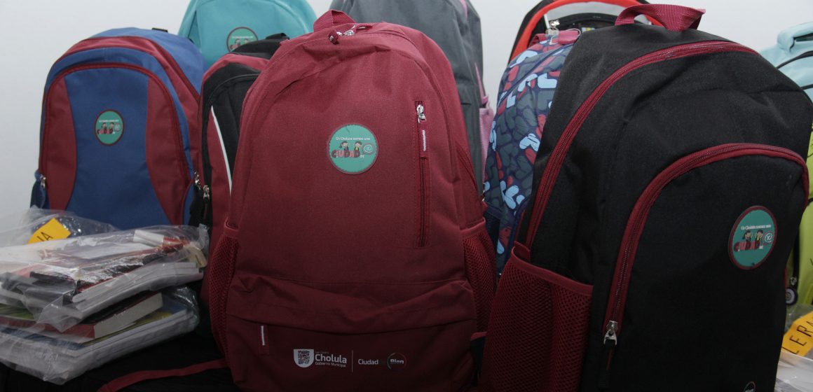 Bendición de mochilas en Puebla: Una tradición que acompaña el regreso a clases