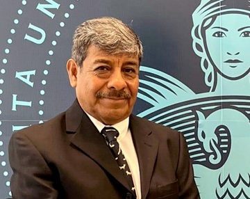 A los 72 años, José Luis Salazar cumple su sueño de estudiar Ciencias Políticas en la BUAP