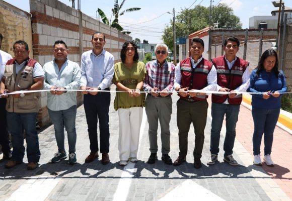 Omar Muñoz entrega pavimentación en Cuautlancingo: ‘Hasta que la dignidad se haga costumbre’