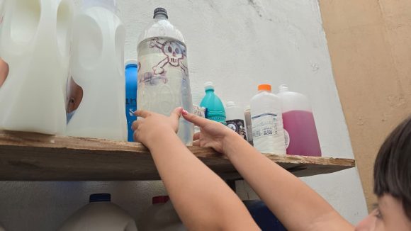 Evita riesgos en el hogar: Guía para manejar productos de limpieza