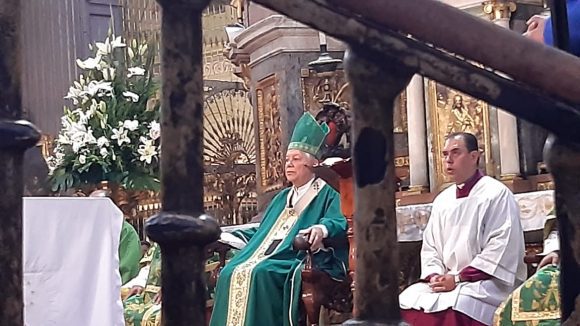 Arzobispo de Puebla ora por víctimas de violencia y accidente vial en la entidad