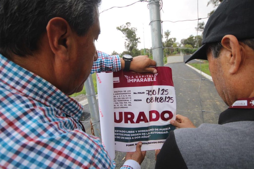 Se aseguran a dos personas por quebrantar sellos de clausura en obra irregular 2 detenido clausura 3