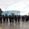 Seguridad reforzada en estadio Cuauhtémoc tras riña: Un hombre baleado y una mujer sin vida