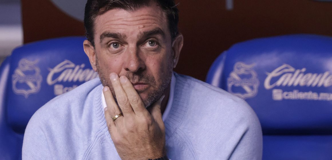 Club Puebla anuncia salida de Pablo Guede y nombra a Martín Bravo como DT interino