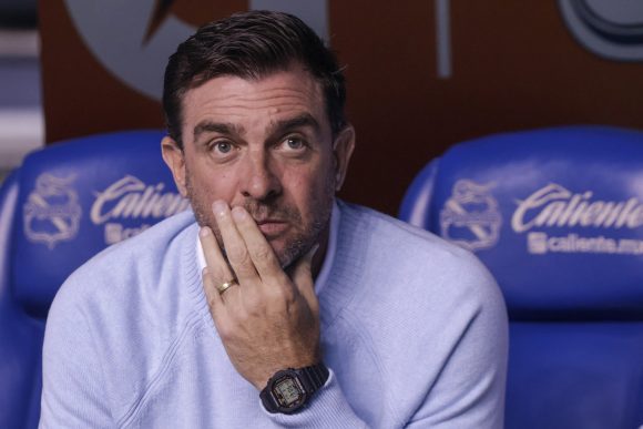 Club Puebla anuncia salida de Pablo Guede y nombra a Martín Bravo como DT interino