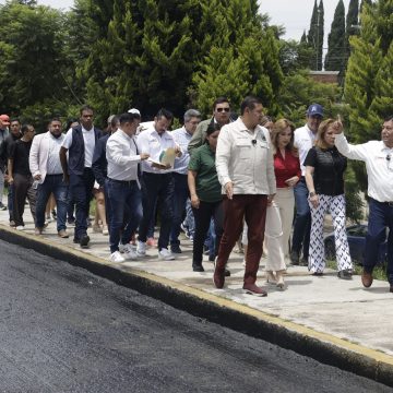 Gobernador Alejandro Armenta anuncia compra de módulos de maquinaria para pavimentar calles en Puebla