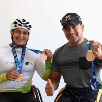 Poblanos conquistan el Maratón de la CDMX en silla de ruedas