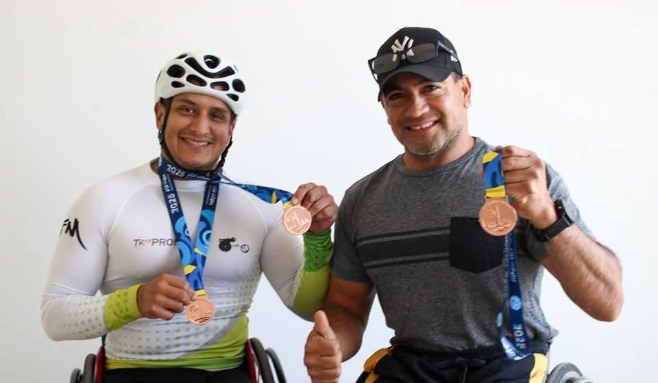 Poblanos conquistan el Maratón de la CDMX en silla de ruedas
