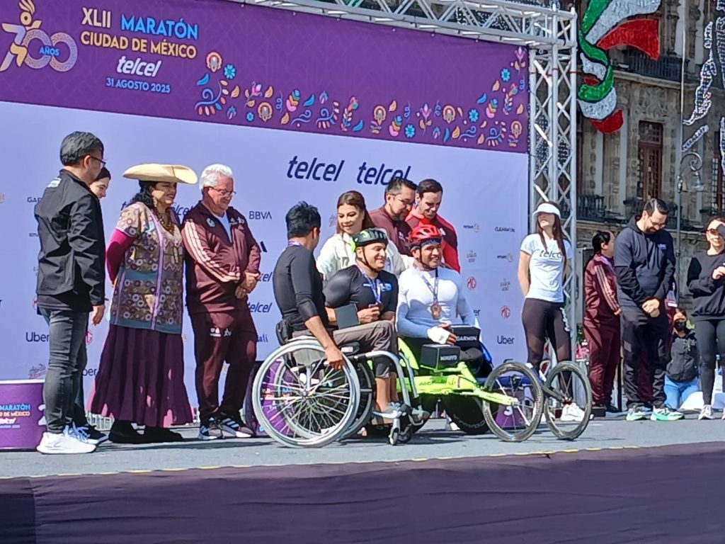 Poblanos conquistan el Maratón de la CDMX en silla de ruedas 2 maraton cdmx