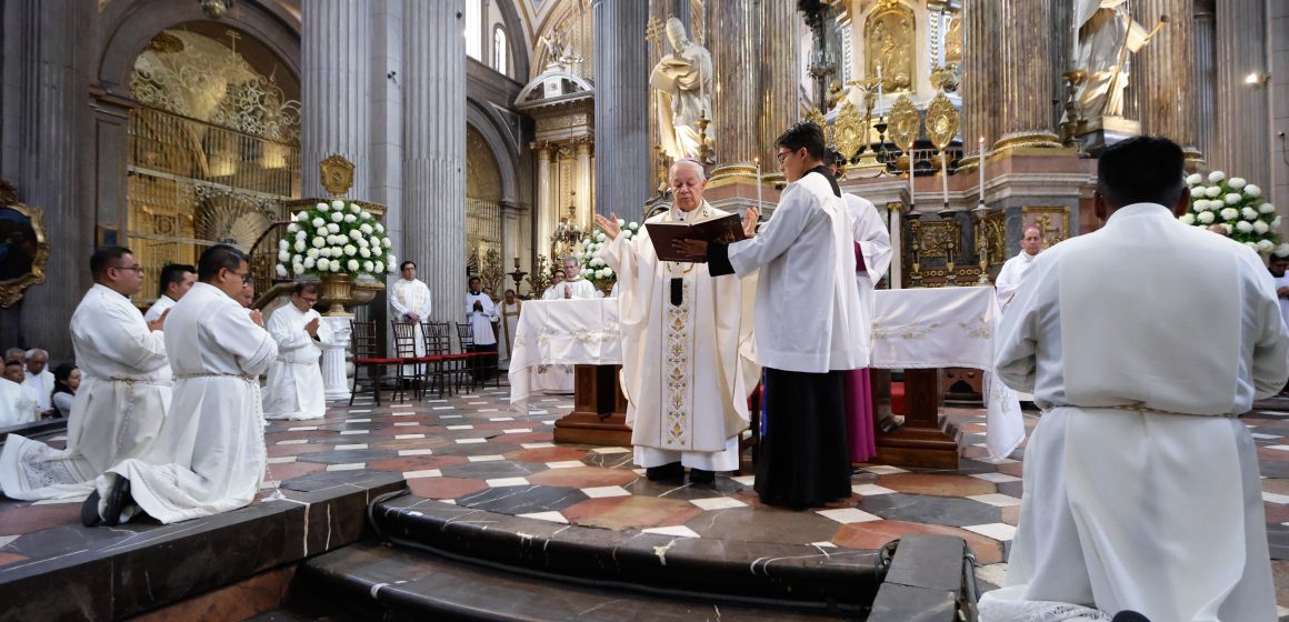 Diez nuevos diáconoso ordenados en la catedral de Puebla