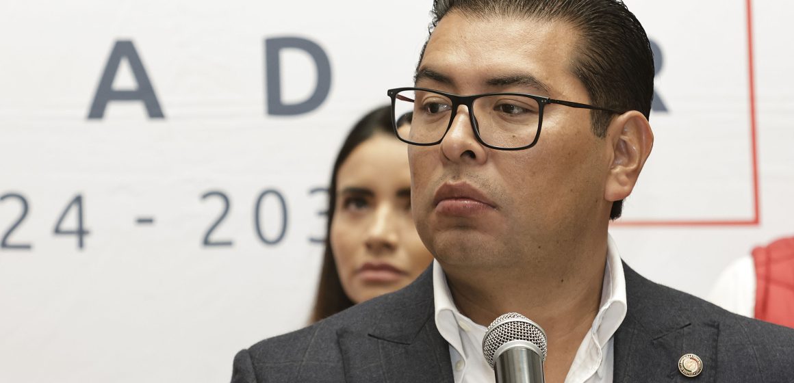 Néstor Camarillo renuncia al PRI y anuncia que seguirá impulsando agenda ciudadana