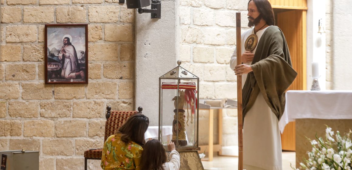 Veneración de la reliquia de San Judas Tadeo en la Central de Abasto y la parroquia de la Santísima Trinidad