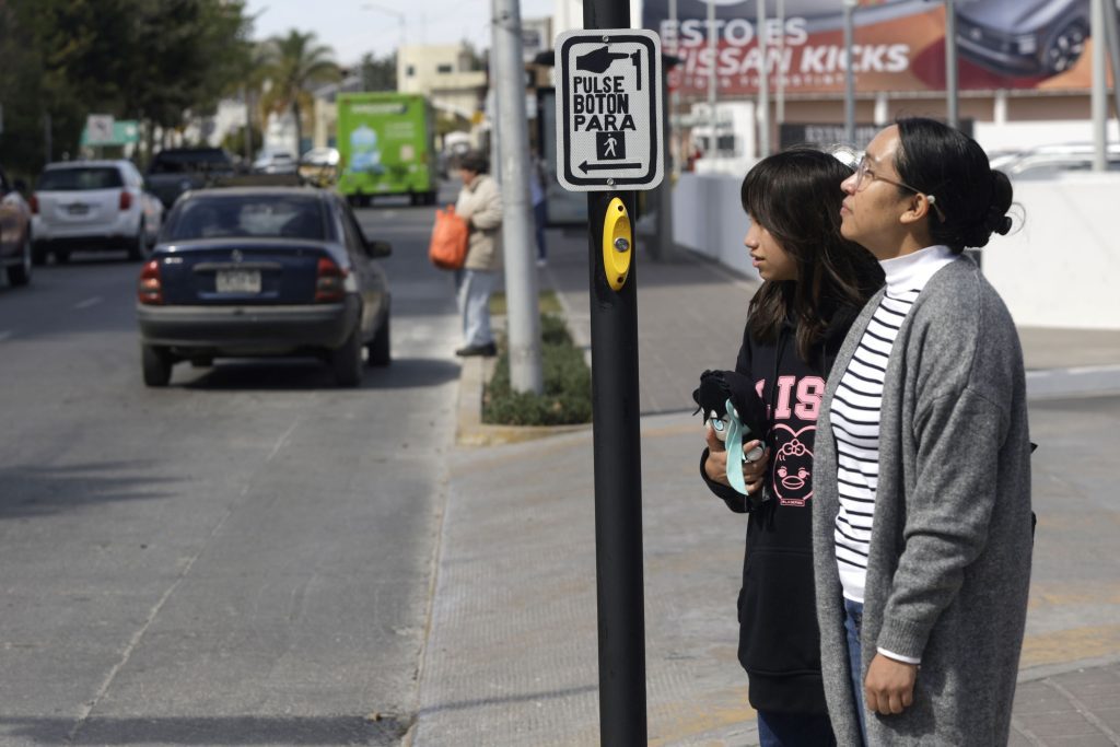 Día del Peatón: avances y pendientes en la seguridad vial de Puebla 4 semaforos avenida osa mayor 655214