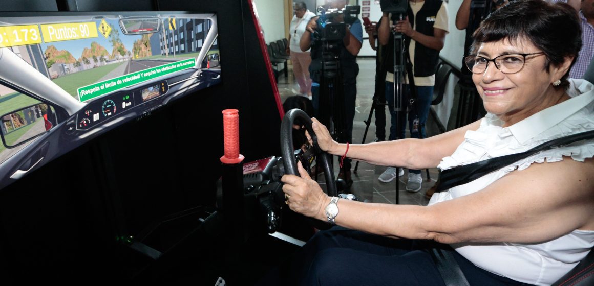 Inician pruebas piloto con simuladores para licencias de conducir en Puebla