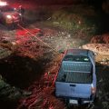 Secretaría de Seguridad Ciudadana rescata a conductor en barranca de Santa María Xonacatepec
