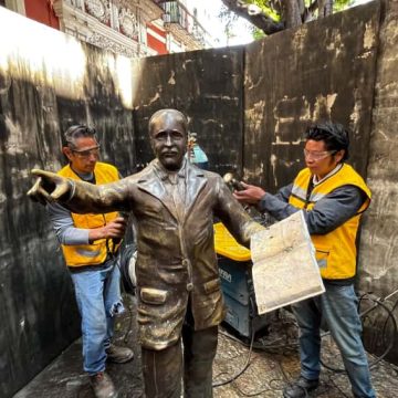 Ayuntamiento de Puebla restaura ocho esculturas en el andador 5 de Mayo