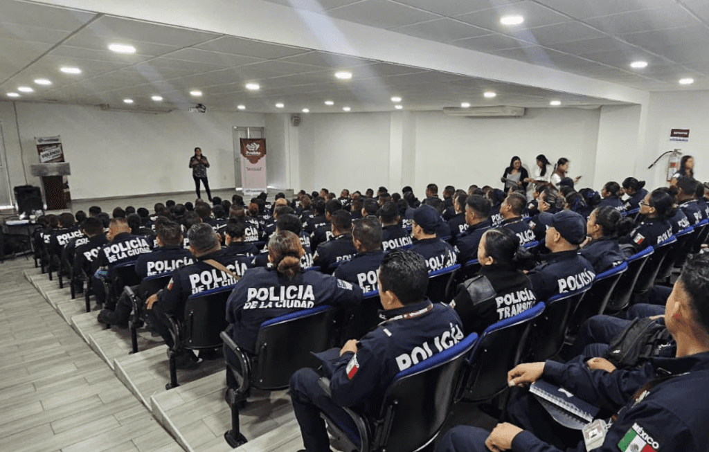 Capacitan a policías en aplicación de órdenes de protección a mujeres 1 Capacitan a policias en aplicacion de ordenes de proteccion a mujeres 33 1