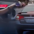 Denuncian a acosador desnudo en la 41 Poniente; viajaba en un Honda Civic
