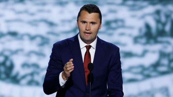 Asesinan a Charlie Kirk, activista conservador, en un evento universitario en Utah