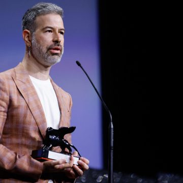 ‘En el Camino’ de David Pablos gana a mejor película el Premio Horizontes en Venecia
