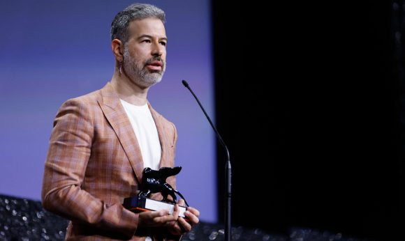 ‘En el Camino’ de David Pablos gana a mejor película el Premio Horizontes en Venecia