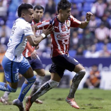 Chivas se impone a Puebla en partido reprogramado