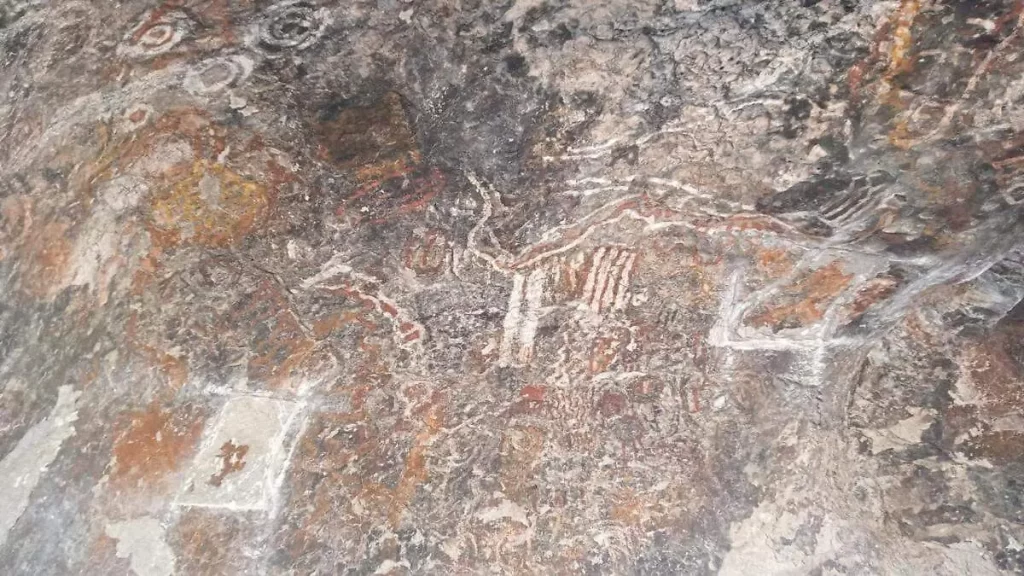 Denuncian daños en pinturas rupestres de Izúcar de Matamoros