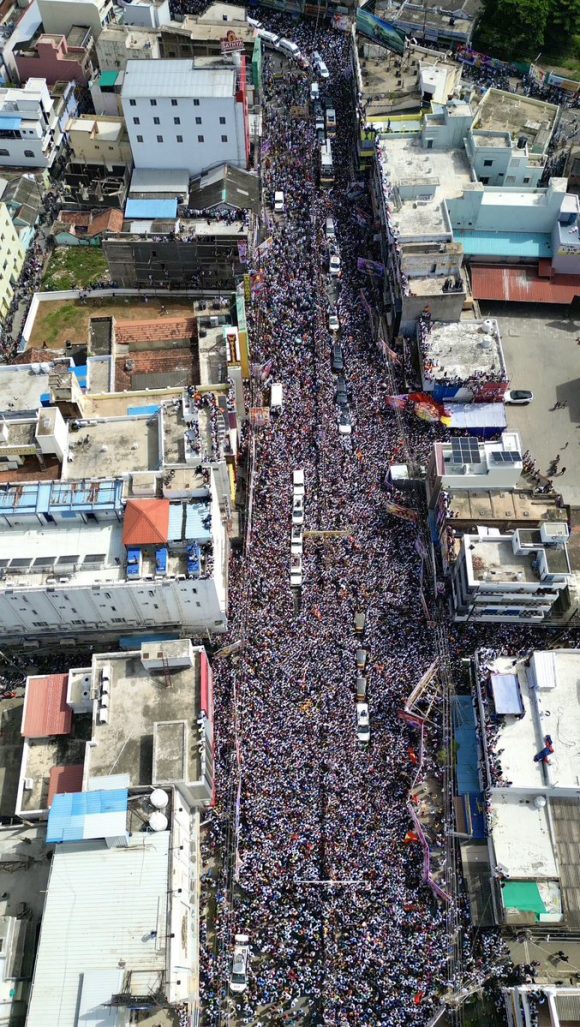 Tragedia en India: Estampida en mitin de deja 36 muertos