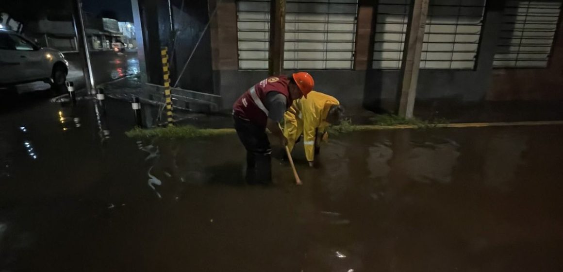 Lluvia intensa causa inundaciones, apagones y caída de árboles en Puebla municipios conurbados