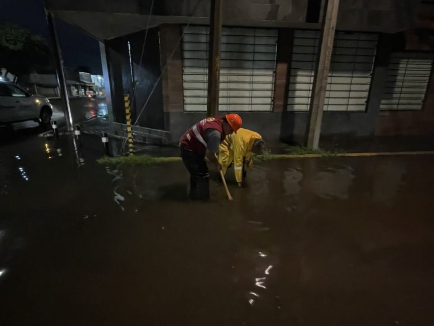 Lluvia intensa causa inundaciones, apagones y caída de árboles en Puebla municipios conurbados