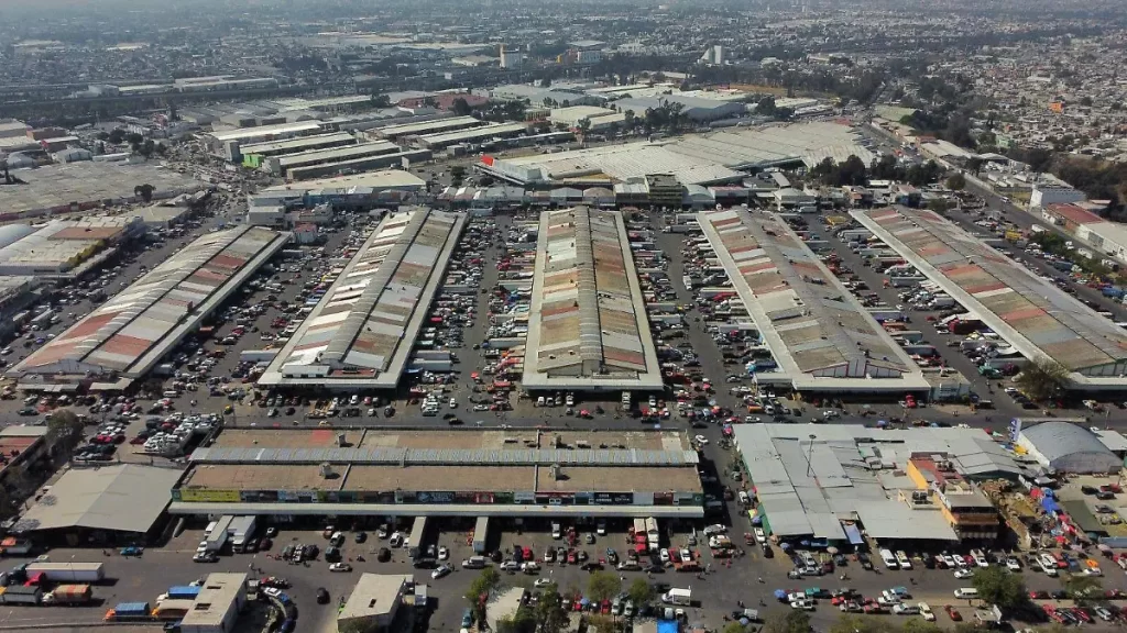 Inicia construccion de barda perimetral en la Central de Abasto 2