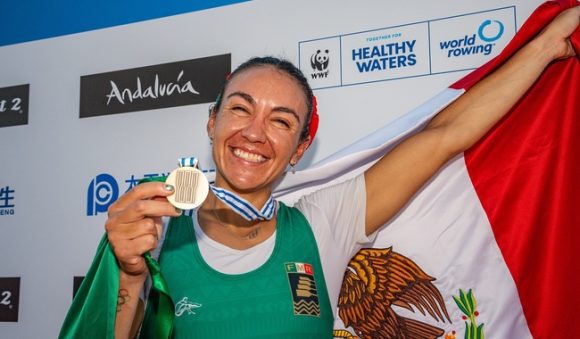 Kenia Lechuga conquista bronce y sube al podio mundial de remo en Shanghái 2025