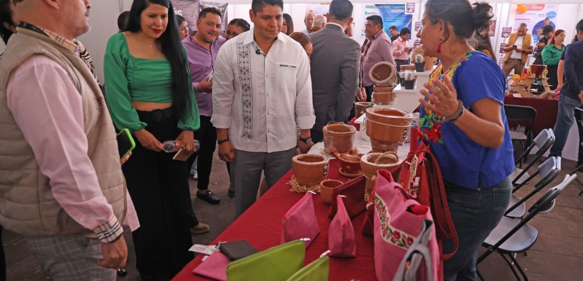 Preside Omar Muñoz “Feria del Empleo para las Juventudes 2025”