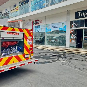 Se incendia taquería en Lomas de Angelópolis