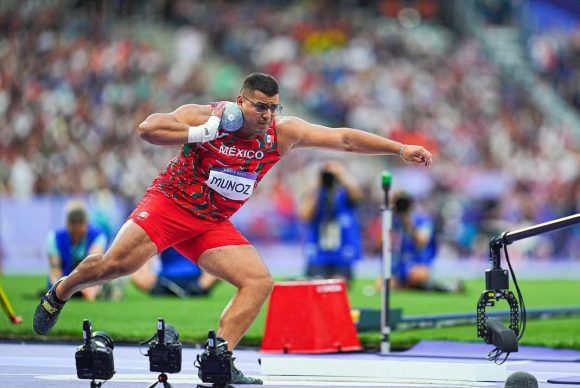 Uziel Muñoz es subcampeón mundial en impulso de bala e impone récord en Tokio 2025
