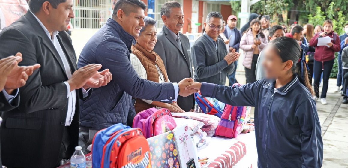 Omar Muñoz lleva el programa “Escuela Segura” a otras tres primarias de Cuautlancingo