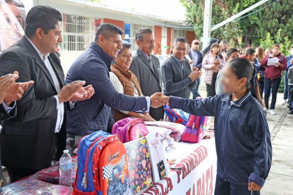 Omar Muñoz lleva el programa “Escuela Segura” a otras tres primarias de Cuautlancingo