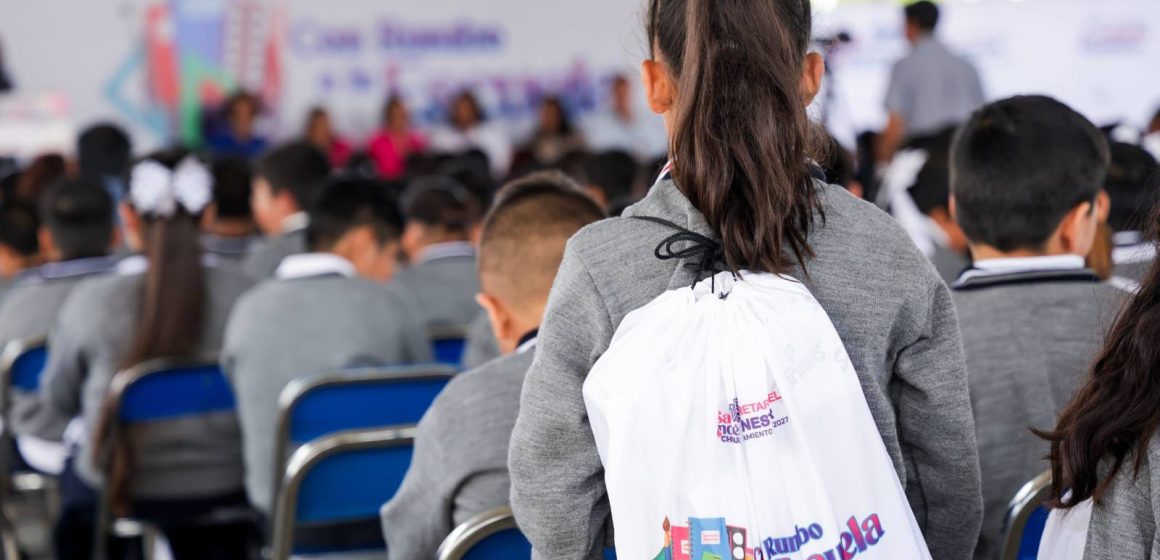 Lupita Cuautle impulsa la educación primaria en San Andrés Cholula con útiles escolares gratuitos