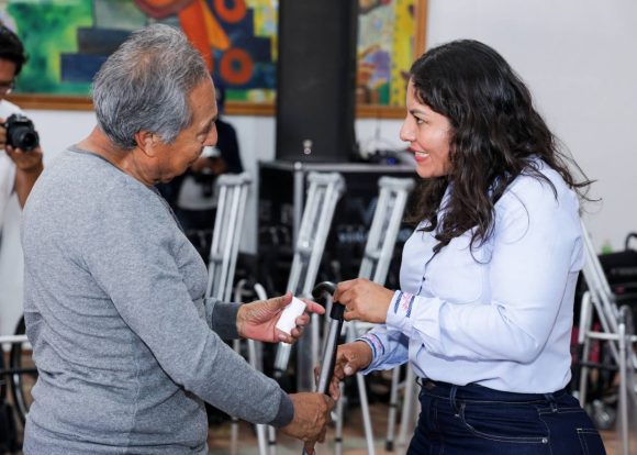 Fortalece Lupita Cuautle la inclusión y bienestar con entrega de aparatos ortopédicos