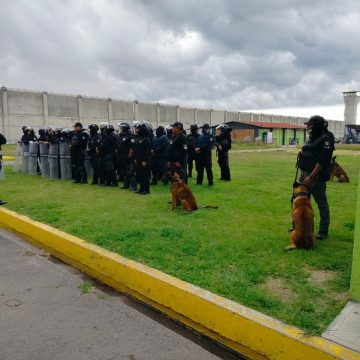 Operativo de supervisión en el penal de Tepexi de Rodríguez  para fortalecer la seguridad penitenciaria