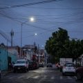 Iluminan más de 500 espacios comunitarios en Puebla con Senderos de Paz