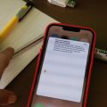 Alarma sísmica suena en celulares poblanos durante el simulacro; ciudadanos destacan utilidad de la alerta