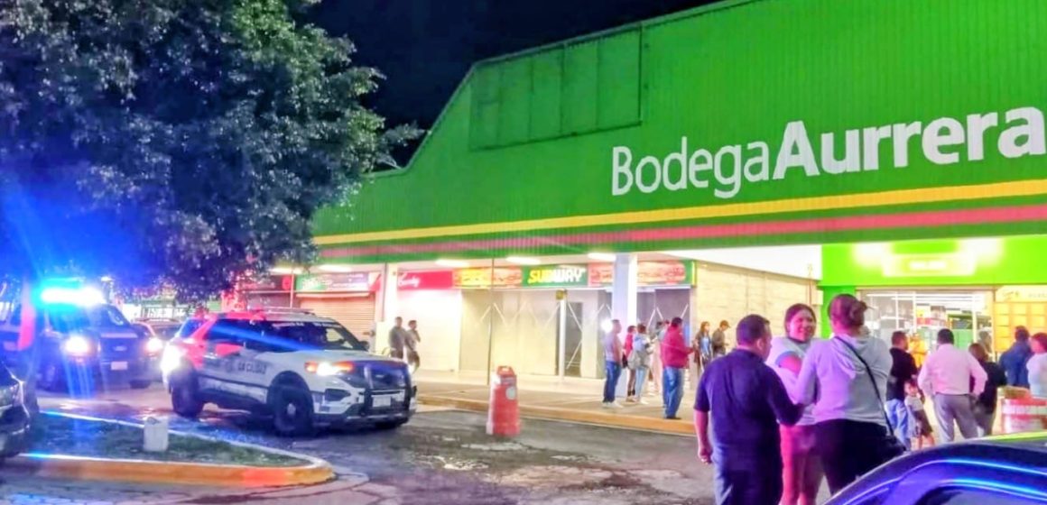 Asalto a Bodega Aurrera: Roban celulares en San José Xilotzingo