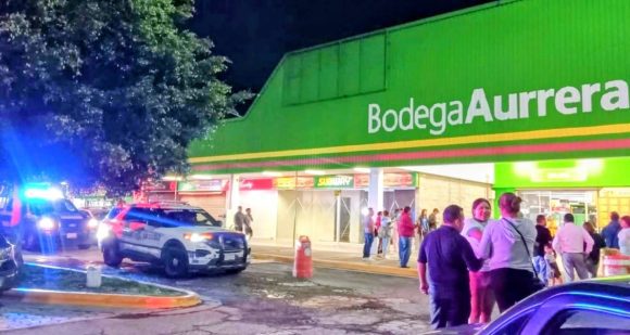 Asalto a Bodega Aurrera: Roban celulares en San José Xilotzingo